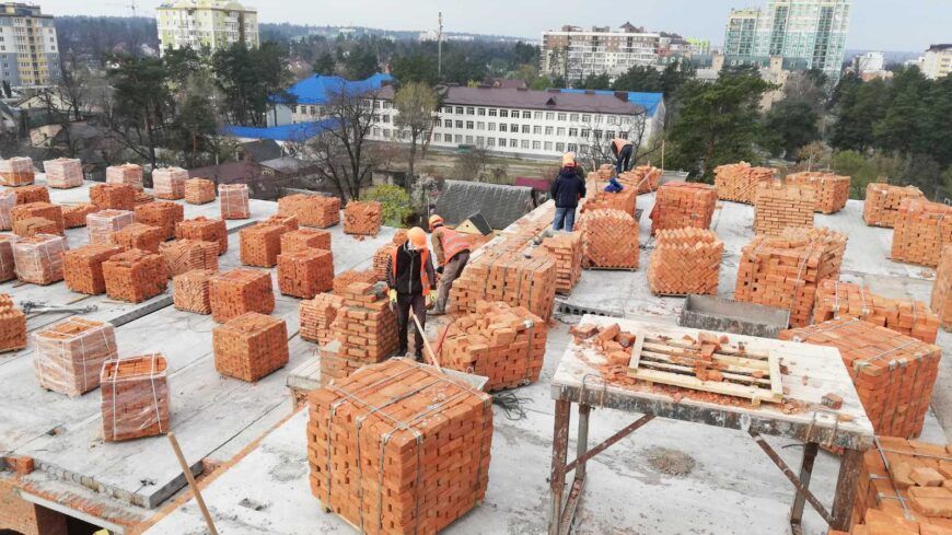 ЖК «Центральний» відновив роботу на будівельних майданчиках